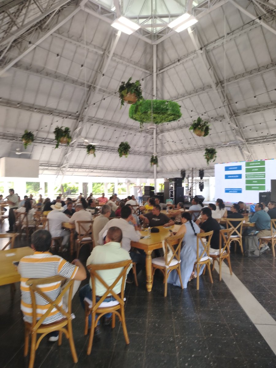 csc_corsocun's tweet photo. 💙 ¡Cuando nos acercamos, creamos más oportunidades!
La CSC llega al Encuentro de Rectores de Cundinamarca con su oferta de servicios y beneficios, reafirmando su compromiso con el bienestar de nuestros afiliados y sus familias. 🤝
#SomosCSC #EncuentroDeRectores
@SecEducaCundi https://t.co/LVleo2LtjR