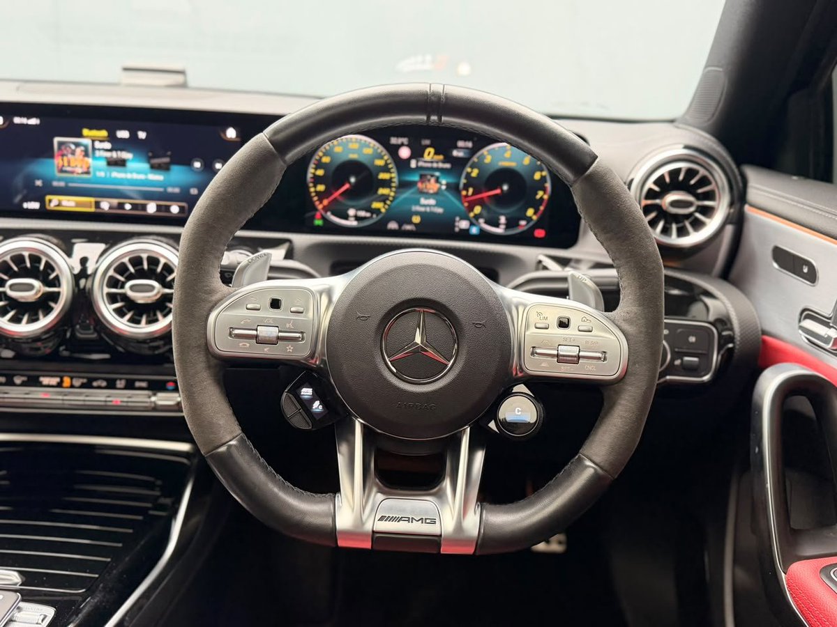 Nelito018's tweet photo. 🔥ACABA DE CHEGAR 🔥
*MERCEDES-AMG A35 SEDAN 4MATIC*

Cor: Preto
Ano: 2020
Quilometragem: 79.000 km

 MOTOR E PERFORMANCE
* Motor 2.0L Turbo AMG
* Potência de 306 CV
* Binário de 400 Nm
* Caixa automática AMG SPEEDSHIFT DCT de 7 velocidades
Mais informações DM https://t.co/zFNeVc1Snp