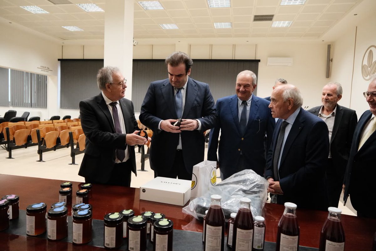 Pierrakakis's tweet photo. Οι αυξήσεις είναι πλέον λελογισμένες, ενώ εξασφαλίσαμε οκταετή μετάθεση της εφαρμογής των νέων συντελεστών για την Ελλάδα, έως το 2036.

Με σχέδιο, επιμονή και τεκμηριωμένες θέσεις, διεκδικούμε λύσεις που ανταποκρίνονται στις ανάγκες της ελληνικής οικονομίας. https://t.co/1pbdzXXe6b