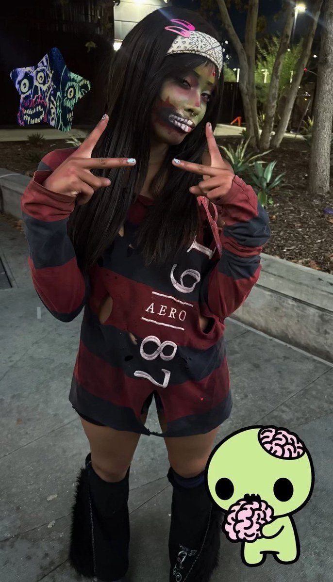 chairspo's tweet photo. Grrrr 🧟‍♀️#Halloween #oomf #zombie https://t.co/L55fE1mKIB