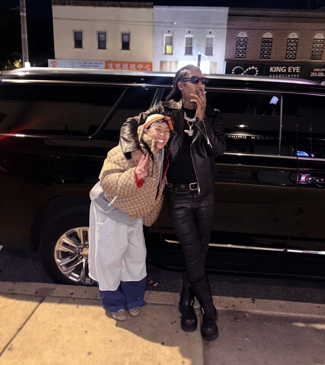 cocoalosoxo's tweet photo. We worried meanwhile she looks happy as shit 😭 https://t.co/fFVsrYTQMO