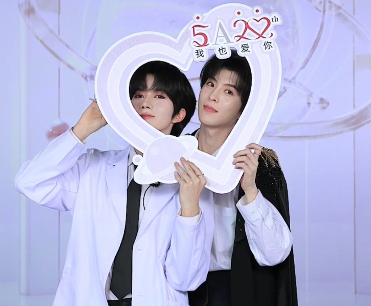 Meapi_Meapi's tweet photo. Random xingqiu pictures💜💜💜💜💜 https://t.co/etURzOp6Vf