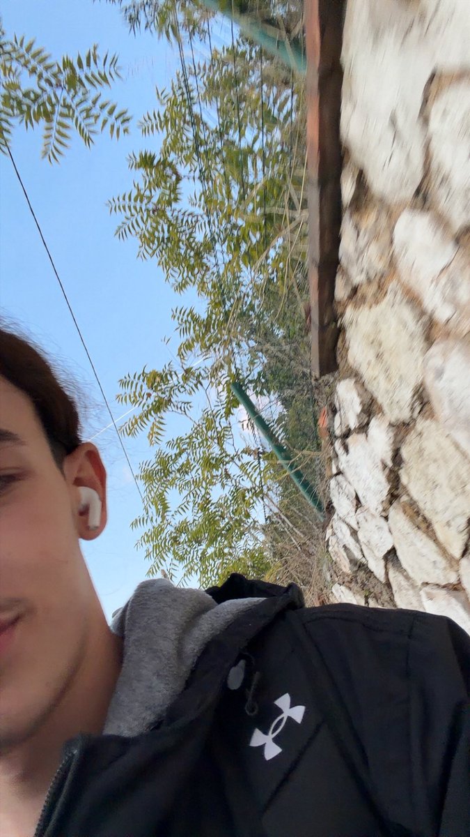 nasro_93z's tweet photo. Fatiguant les cours https://t.co/dNx5Gi2Hx2