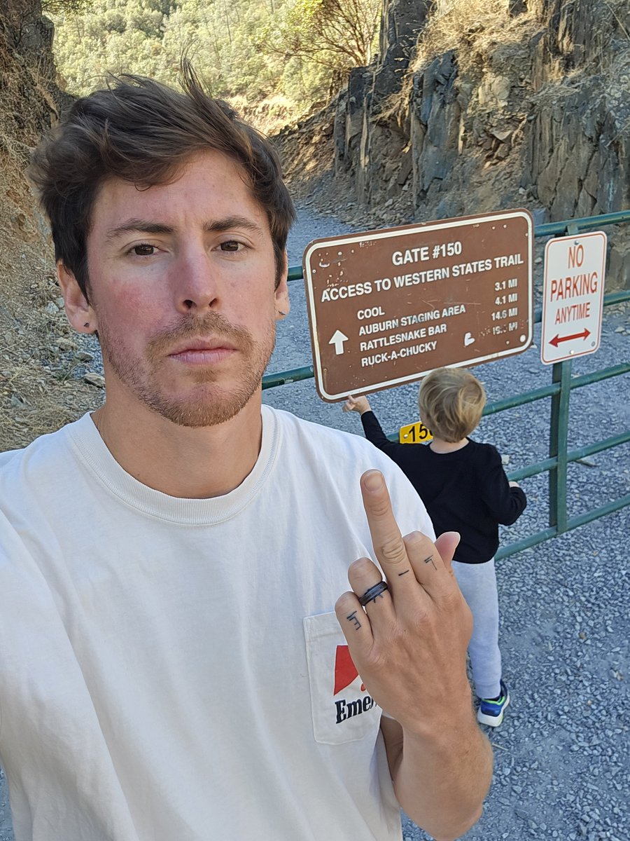 BertMacFatStaXx's tweet photo. IRL $legacy im leaving behind one day https://t.co/8WAWLbl3fW