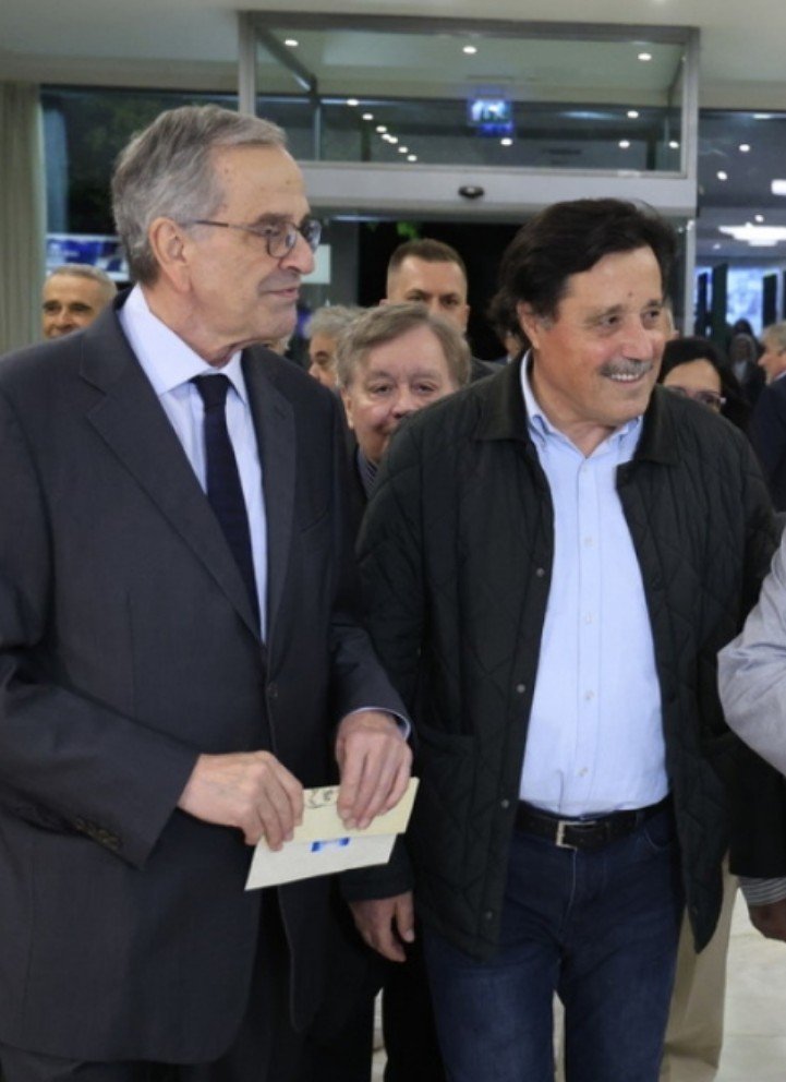 MsLouellaDeVil's tweet photo. Επισήμως εκπρόσωπος της Ρωσίας ο Σαμαράς
Πράγμα που σημαίνει που ξεπουλαει τον ένδοξο μας βυζαντινισμο, που έλεγε και ο Καβάφης, στη Ρωσία και τη χρίζει κληρονόμο της Βυζαντινής Αυτοκρατορίας 
Προδότης της ΝΔ, προδότης και της Ελλάδας
Μόνο φτυσιμο https://t.co/Zmzx4rrsTE