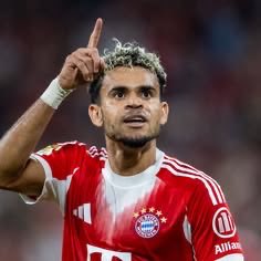 ADFcb_'s tweet photo. 24th Ballon D’or                    16th Ballon D’or

• 27 goals                                        • 25 goals
• 20 assists                                    • 7 assists https://t.co/38hp2I813Q