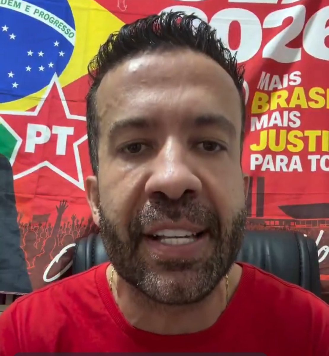 ElPensador75's tweet photo. 🚨 ATENCIÓN: Máximo estratega digital de Lula Da Silva, @AndreJanonesMG, le dijo al pte Gustavo Petro que se pone a su disposición y de toda la izquierda latinoamericana para enfrentar el desafío sibernetico y la manipulación algoritmica que está derrotando lideres de izquierda en el mundo. Bienvenido Andrés a Colombia.
