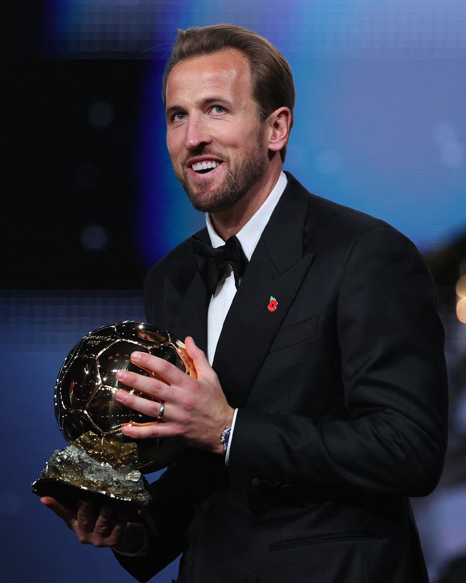 FranckRibery's tweet photo. Congratulations @HKane 👏🏆 Your humility, hard work, and dedication to the team have finally paid off. Proof that talent, combined with determination and team spirit, will always be rewarded in the end. Respect! 🙌❤️@FCBayern https://t.co/IFTPa3h6sG