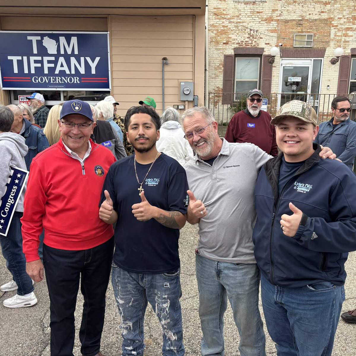 TomTiffanyWI's tweet photo. Kenosha and Elkhorn showed up on a MONDAY! 🇺🇸

Wisconsin is ready for common sense in state government.

✅ End the 400-year property tax hike
✅ Cut income taxes by 10% for working families
✅ Audit all of state government
✅ Return the $3 billion surplus to YOU https://t.co/YC02PYJj7d