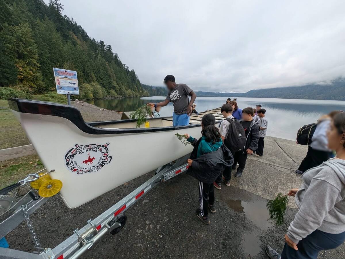BCRCMP's tweet photo. #BCRCMP - Indigenous Policing Services brings youth together at Cultus Lake https://t.co/oIwBF1RxBF https://t.co/8dwd3rSt3J