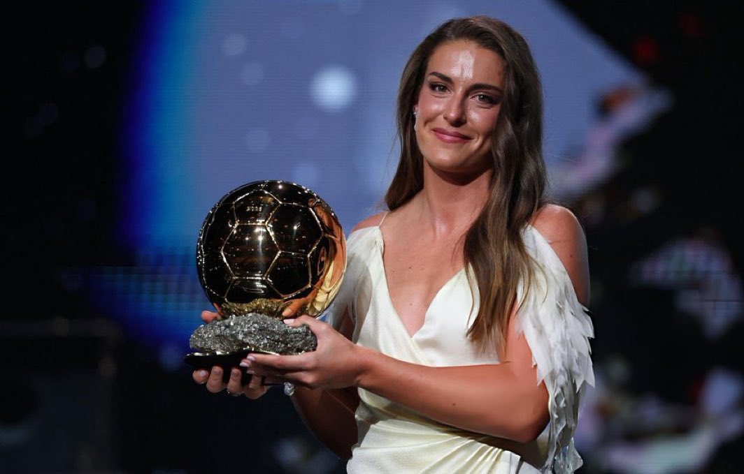 lestbeannas's tweet photo. tocar el cielo
caer al infierno
y finalmente resurgir
alexia putellas segura, la futbolista de nuestras vidas https://t.co/rfjuRGWbMH
