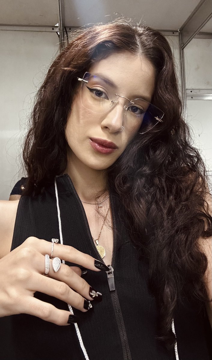 lafindomme's tweet photo. Estoy bela, vejam! https://t.co/gwfoutnZhS