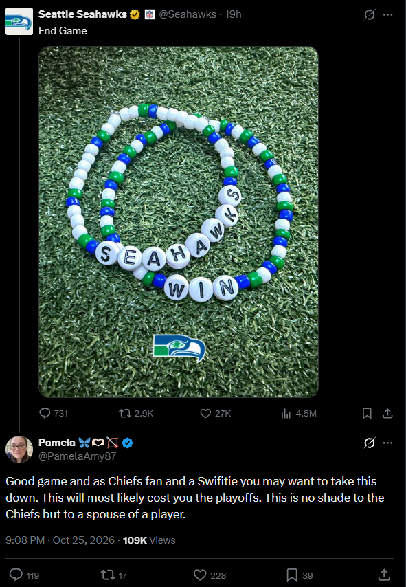SandosCS's tweet photo. swifities genuinely need therapy and employment https://t.co/Kb3CQIMmho