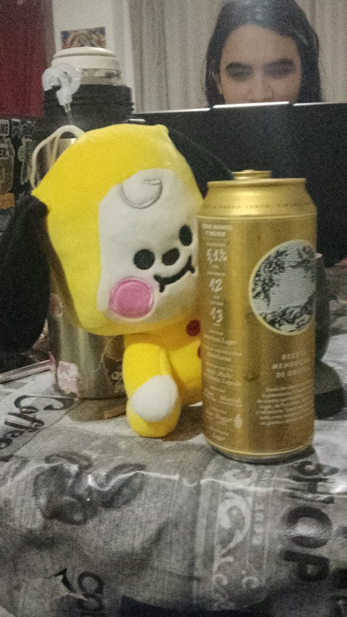 blasfiiwt's tweet photo. me genera ternura que las armys con sus hijos sean ese, mientras la experiencia más tranqui del mio es esta... https://t.co/l3vO5UZ7Nt