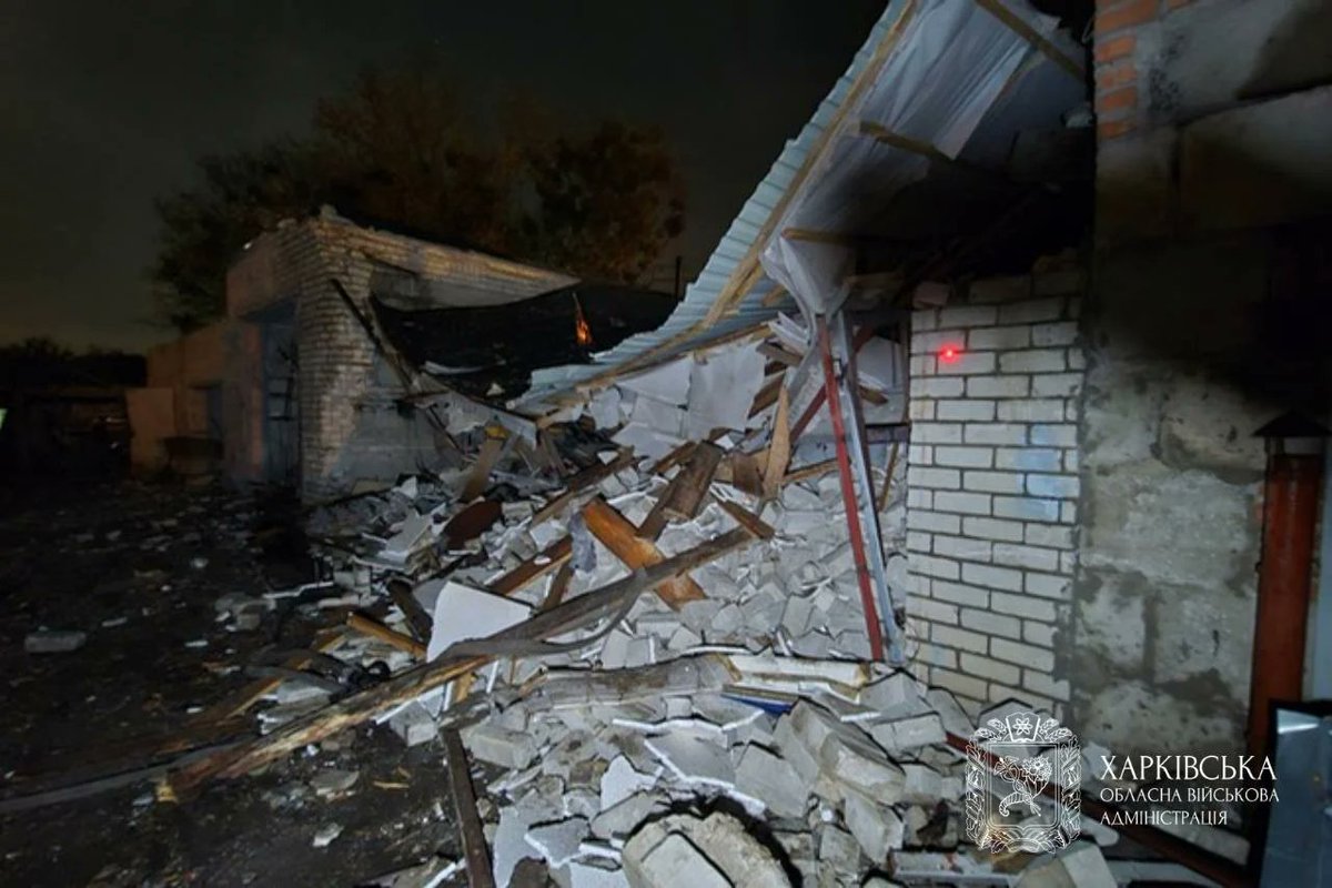 objectiv's tweet photo. Фото наслідків ворожого ракетного удару по Новобаварському району увечері 26 жовтня опублікував начальник Харківської ОВА Олег Синєгубов. Нагадаємо, серія вибухів пролунала у Харкові після 18:00. Під ударом опинився Новобаварський район.

https://t.co/4QOOifBOlF https://t.co/IU3rHKNJq2