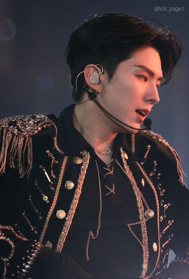 minkihbebe's tweet photo. Generational side profile right here https://t.co/UkHjmKn3rO