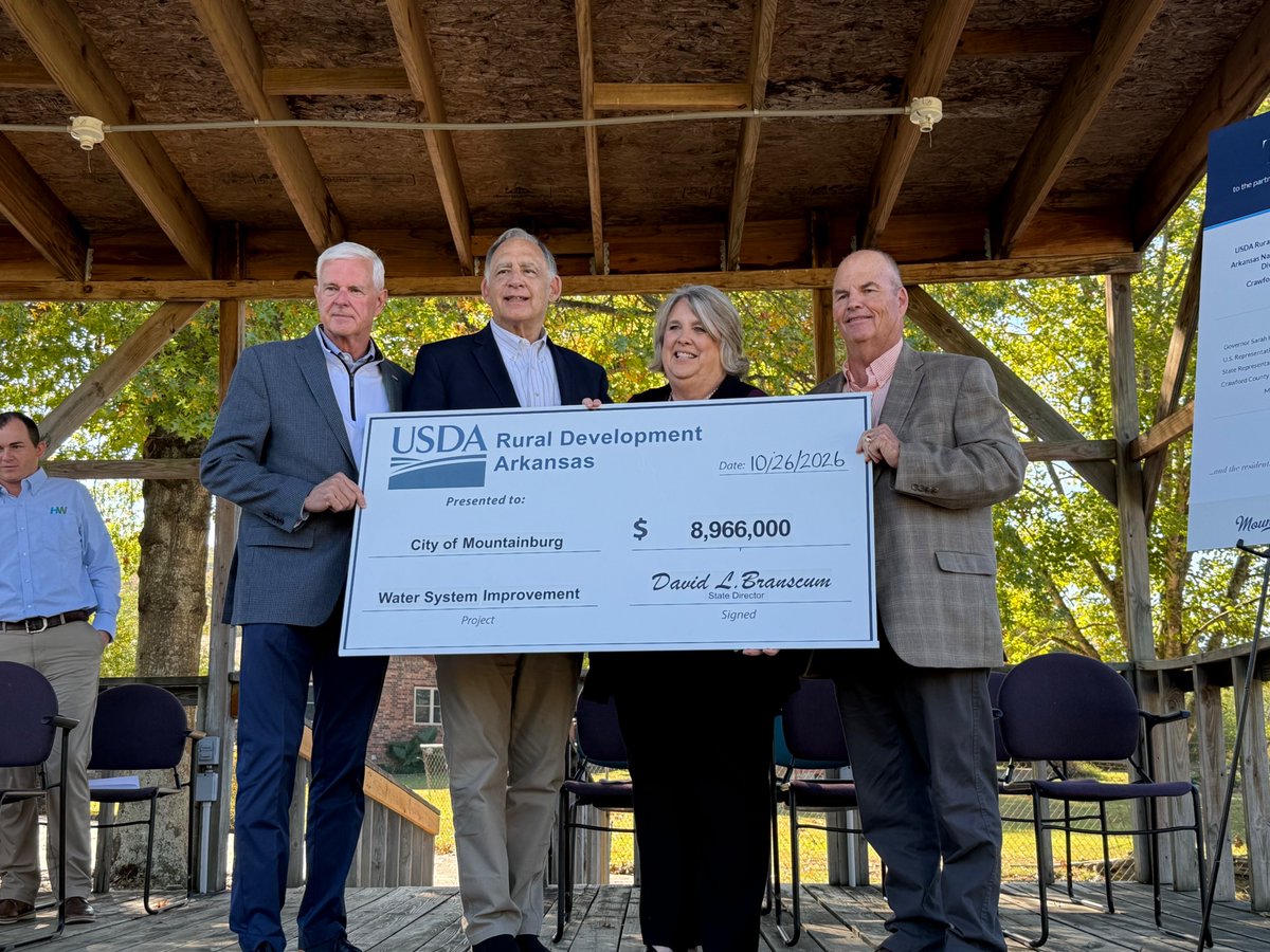 JohnBoozman's tweet photo. Today I joined @rep_stevewomack and @USDARD in Mountainburg to present $8.9 million in federal funding to help make critical upgrades to its water infrastructure.

Everyone should have access to clean, safe water and it's a great example of why we need to pass #FarmBill 2.0 so more communities can get assistance enhancing their water systems.