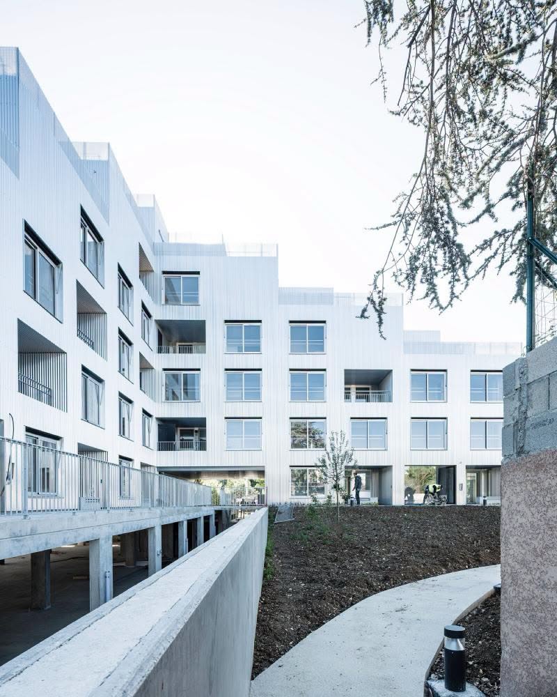 archistar1's tweet photo. Résidence La Quadrata, 2019 
49 bis avenue de Stalingrad, eco-quartiere Via Romana, Digione 🇫🇷 Francia.
#architetti Sophie Delhay Architecte + Bertrand Verney
#architettura https://t.co/ePpC7RbNW0