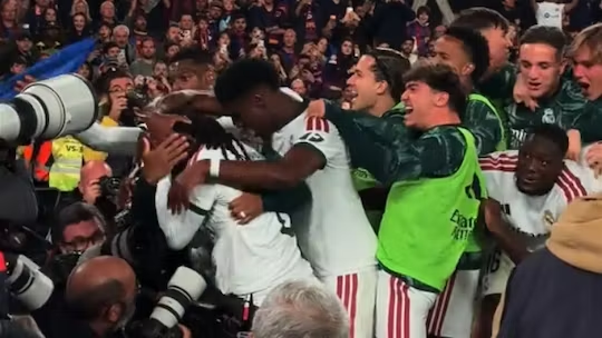 partidazocope's tweet photo. 🚨 ÚLTIMA HORA | @LaLiga va a denunciar ante el Comité de Disciplina las imágenes publicadas de la agresión a Camavinga por parte de un aficionado del Camp Nou durante la celebración del segundo gol de ayer en el Clásico

📻 #PartidazoCOPE https://t.co/fJufmKGIlf