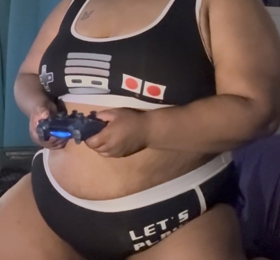 sujujade's tweet photo. yes i'm a bbw cow who plays games 💓

#bbw #swirl #bleached #tummy https://t.co/2gY3nC7Nld