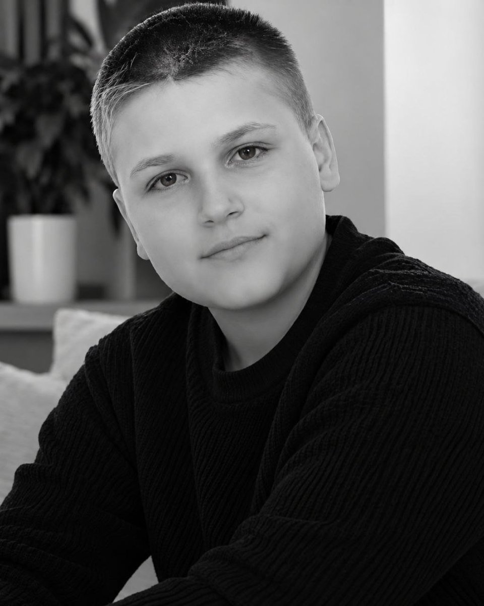 Gerashchenko_en's tweet photo. 12-year-old Artem Koval died in hospital today from injuries he got when a Russian drone struck a park in Nova Vodolaha. His 8-year-old sister, Arina, was killed that day, too.

Their mom, Liliia, was also injured.

Deepest condolences... https://t.co/giVQns6lqa
