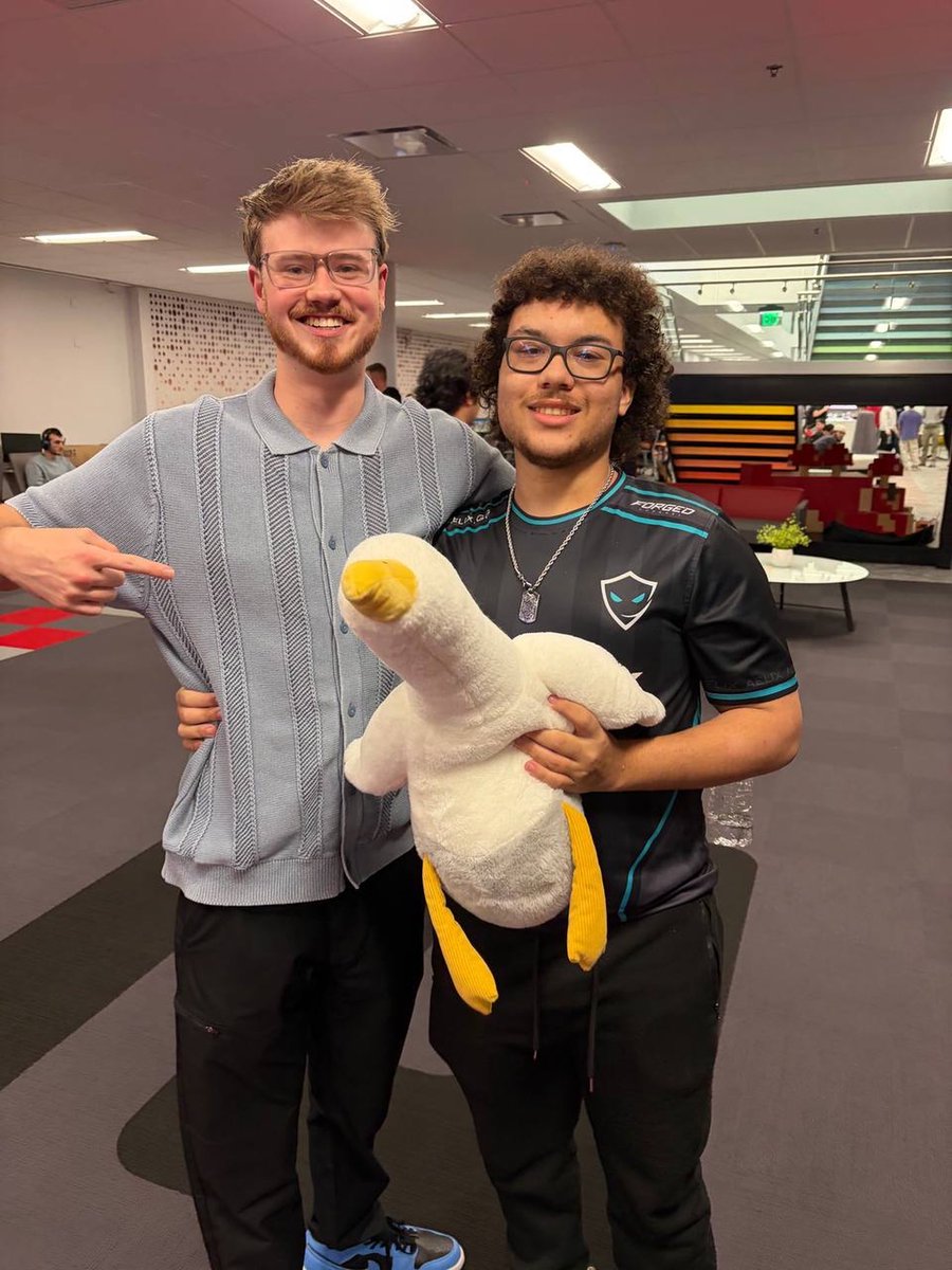 Gooseyaps's tweet photo. I’ve been blessed so much in my life but this game has given me more than I could’ve ever asked for. Was so fun meeting so many people irl for the first time this weekend. Also had a blast helping run,plan and film content for this event. This is just the beginning ❤️ https://t.co/0dG6vXXWSd
