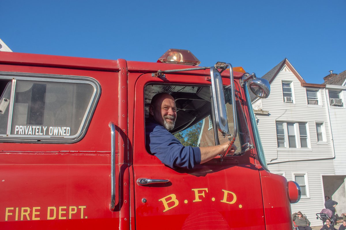 VoteBobBrooks's tweet photo. Had a blast passing out treats to kids yesterday at the City of Bethlehem 105th Annual Halloween Parade! https://t.co/bse7DUmTzX
