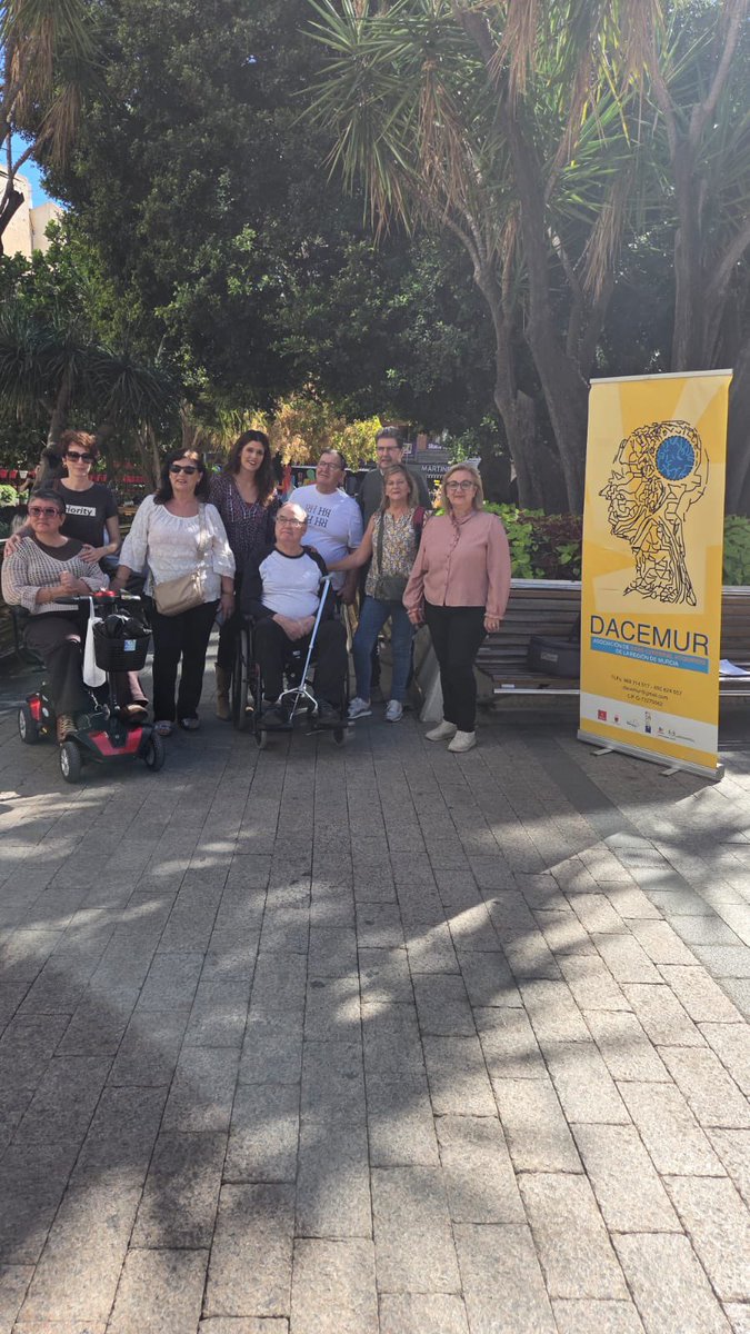 PolitSocialMur's tweet photo. Acompañamos a @Dacemur1 en la lectura del manifiesto con motivo del Día Nacional del Daño Cerebral Adquirido. 

Junto a ellos trabajamos en la mejora de la atención y la calidad de vida de las personas con daño cerebral adquirido y de sus familias. https://t.co/l9ETE0vxtm