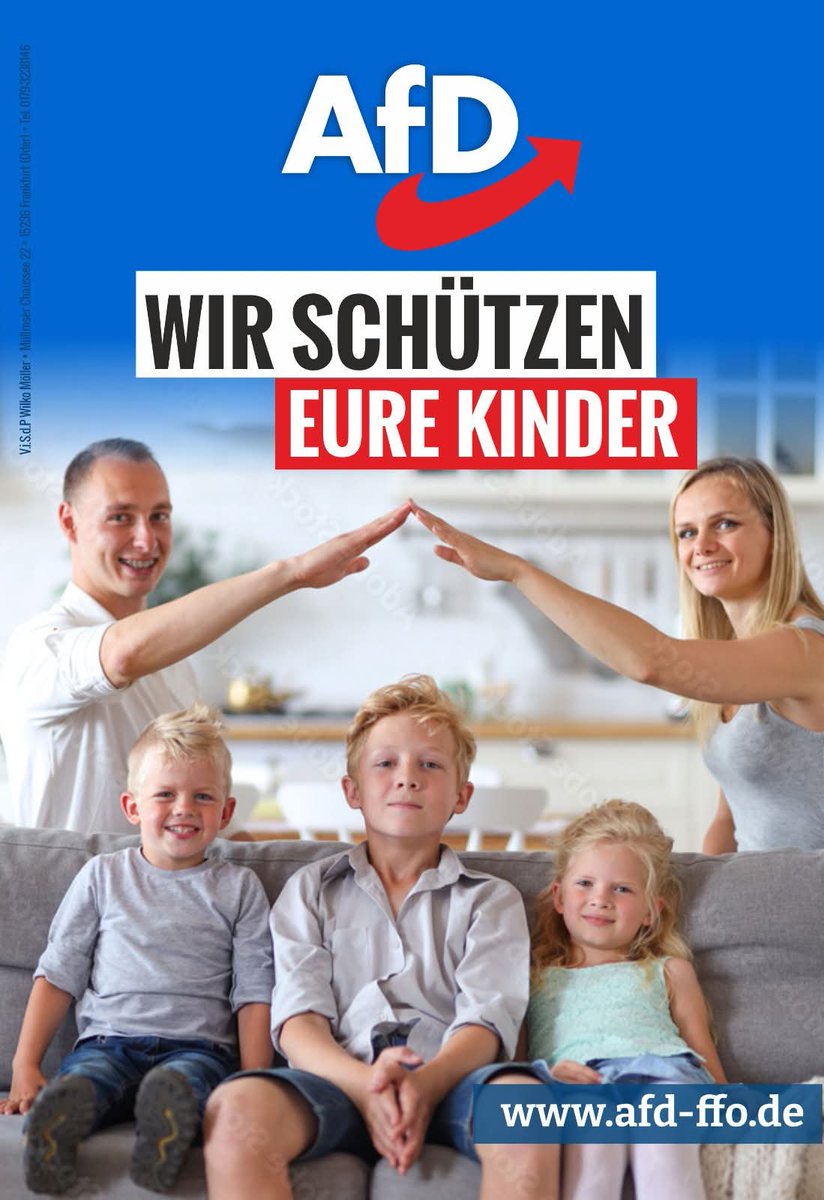NiklasKorber's tweet photo. Funfact:

Eines dieser Wahlplakate führte zu einer rechtskräftigen Verurteilung mit einer Geldstrafe von über 11.000 Euro wegen der Verwendung eines angeblichen Hitlergrußes.

Das andere Wahlplakat hat niemanden interessiert. https://t.co/I7KI0xvxGW