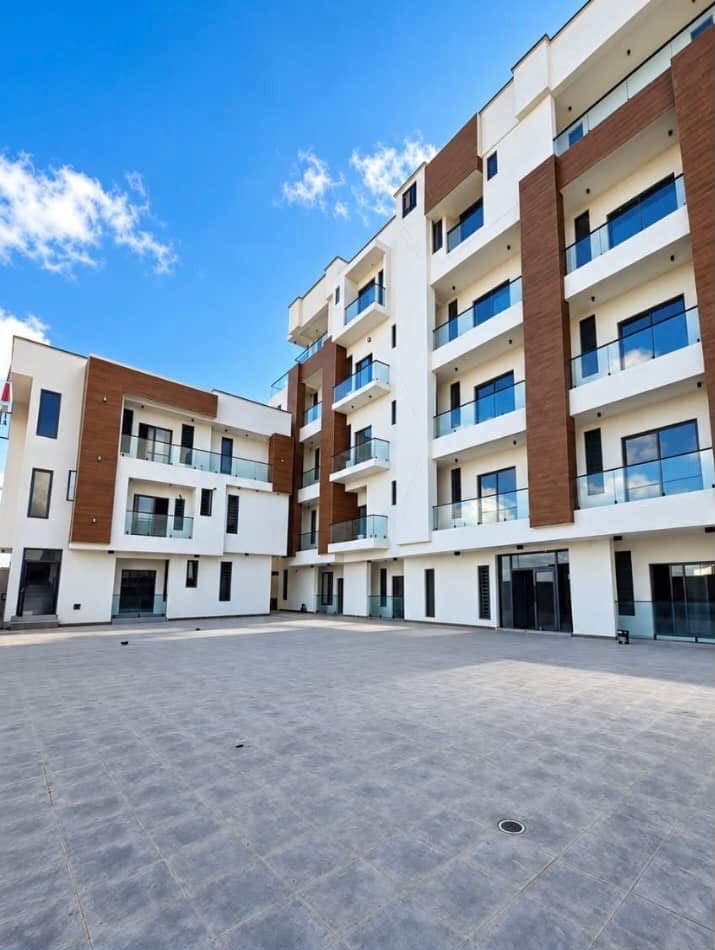 LilyPremiumHome's tweet photo. For Sale

Units of brand new 1,2&3 bedroom apartments available for sale 

Location: Ilasàn, Lekki

Features:
Modern Finishing
•Spacious living room
All Rooms en-Suite
24 hours Security
24 hours Electricity
CCTV Camera
Elevator
Concierge
Clean Water
Swimming Pool
Gym
Micro Wave
Oven
Heat Extractors
Central gas

Title: Governors Consent in process
Registered Survey
Global C of O
Deed
Building approval

3bed Penthouse: #300m
2bed Apartment: N200m
1bed Apartment: N170m.