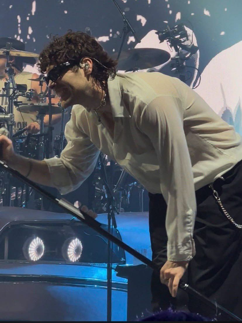 slipawayluke_'s tweet photo. i’m not normal about luke hemmings https://t.co/mUoimeQ3lh