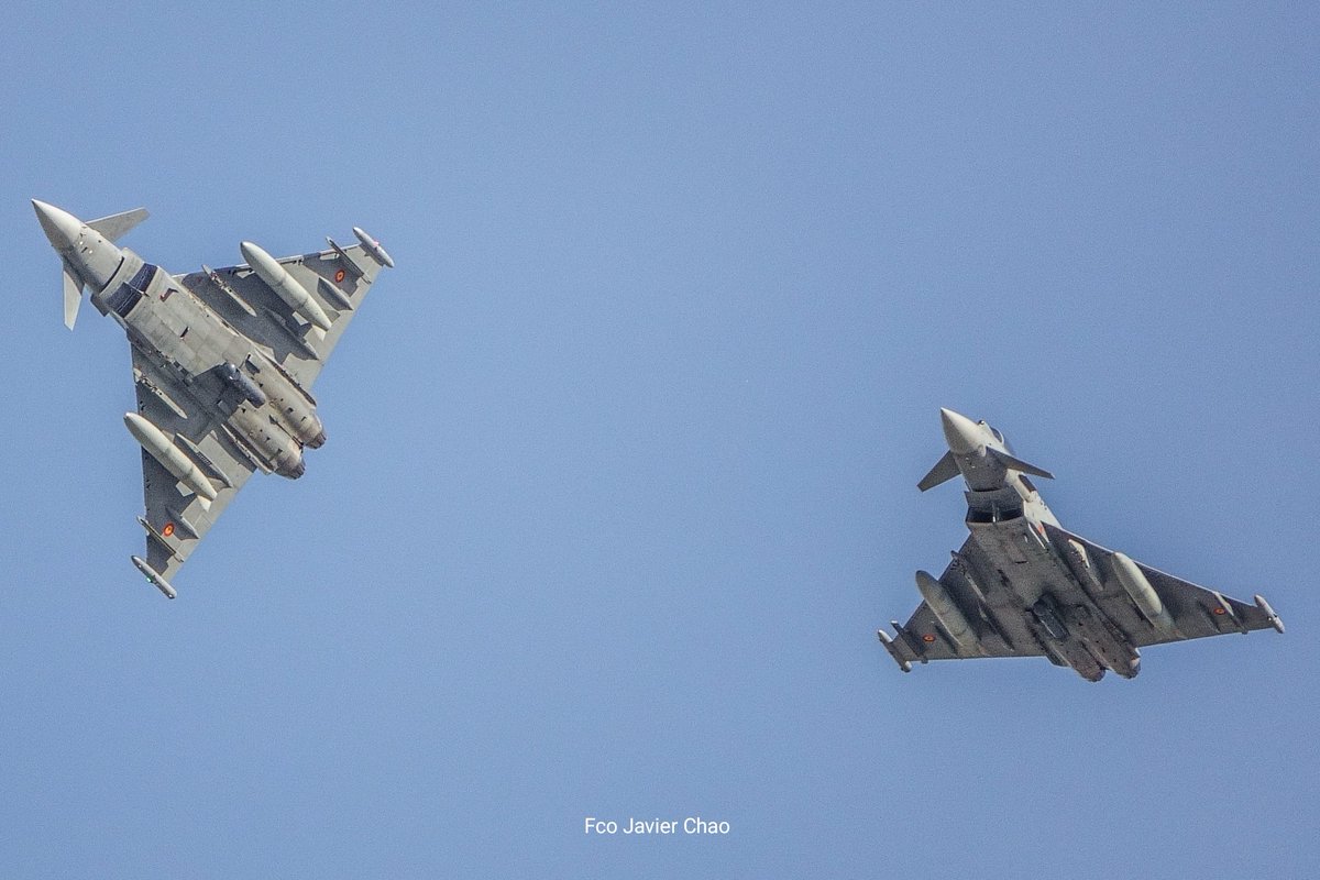 Web_AME's tweet photo. Está mañana han llegado los seis Eurofighter del #Ala11 del EA a la #BAZaragoza dentro de los ex #SDT26 https://t.co/ngDyMSyut4