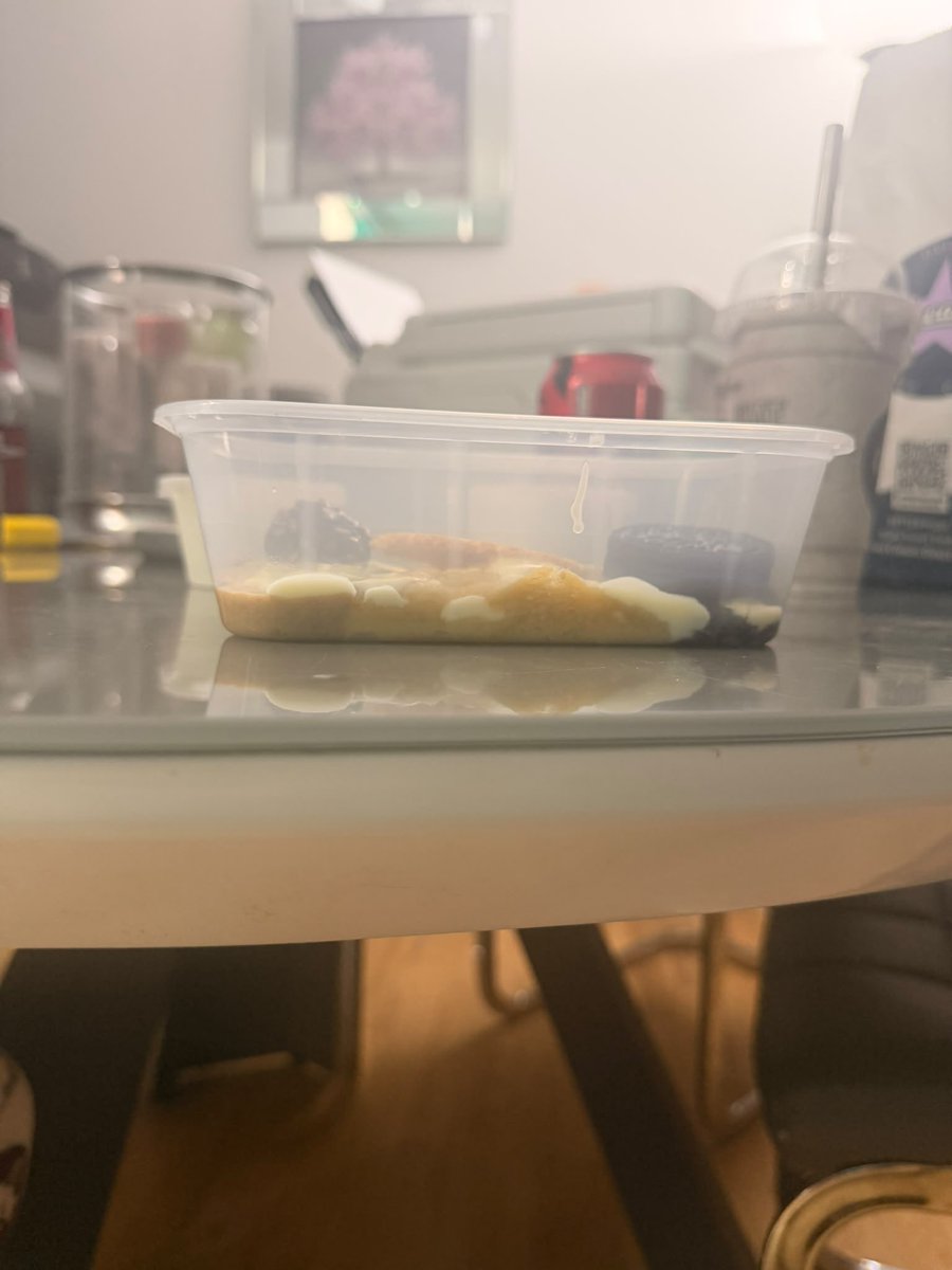 sarahmbrady's tweet photo. Absolutely shocking service from @UberEats! 😡 Waited AN HOUR for this to arrive! 🤦‍♀️ Is this really acceptable? Food thrown together in a tub, looking a complete mess. After waiting that long, I expected so much better! I want a refund! 👎

#UberEats #Disappointed #PoorService https://t.co/FyNxdGoVoc