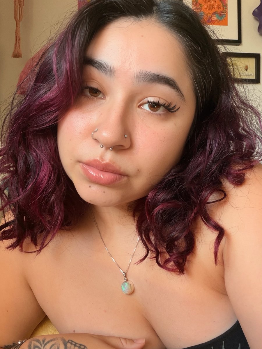 moneyromantic's tweet photo. my cutness is just the gateway to my evil 🥰 https://t.co/Bp9wJYGkUz