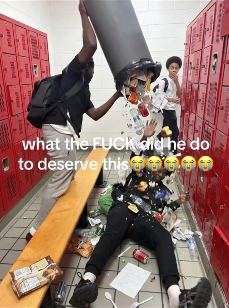 Bron3z's tweet photo. How life feels rn https://t.co/xkw2RbwSe0