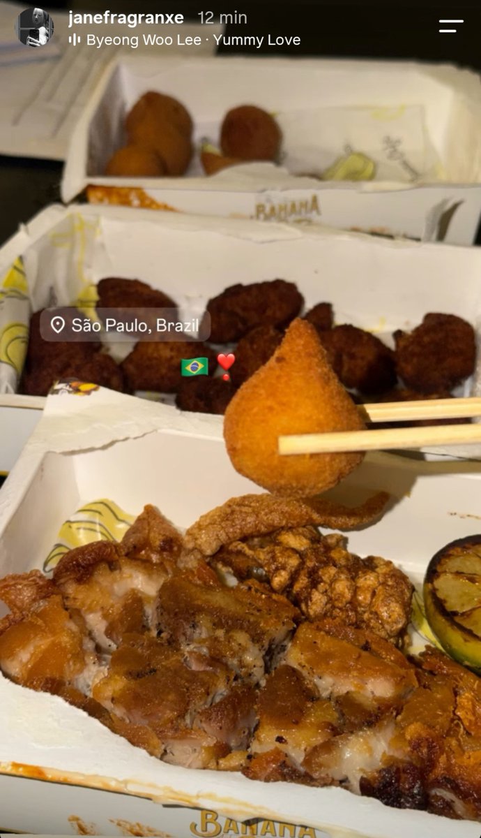 Khaaverse08's tweet photo. Os bailarinos do BTS estão descobrindo o poder de um coxinha 😍😋🤤🇧🇷 https://t.co/1PpkAFCGon