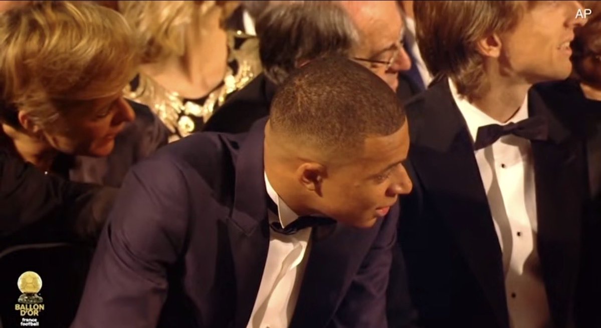 Liecht_fr's tweet photo. Devoir de mémoire annuel que de rappeler que la première question qu’on a posé à la première femme ballon d’or c’est « est-ce que tu sais twerker ? » https://t.co/ExAcS39RSP