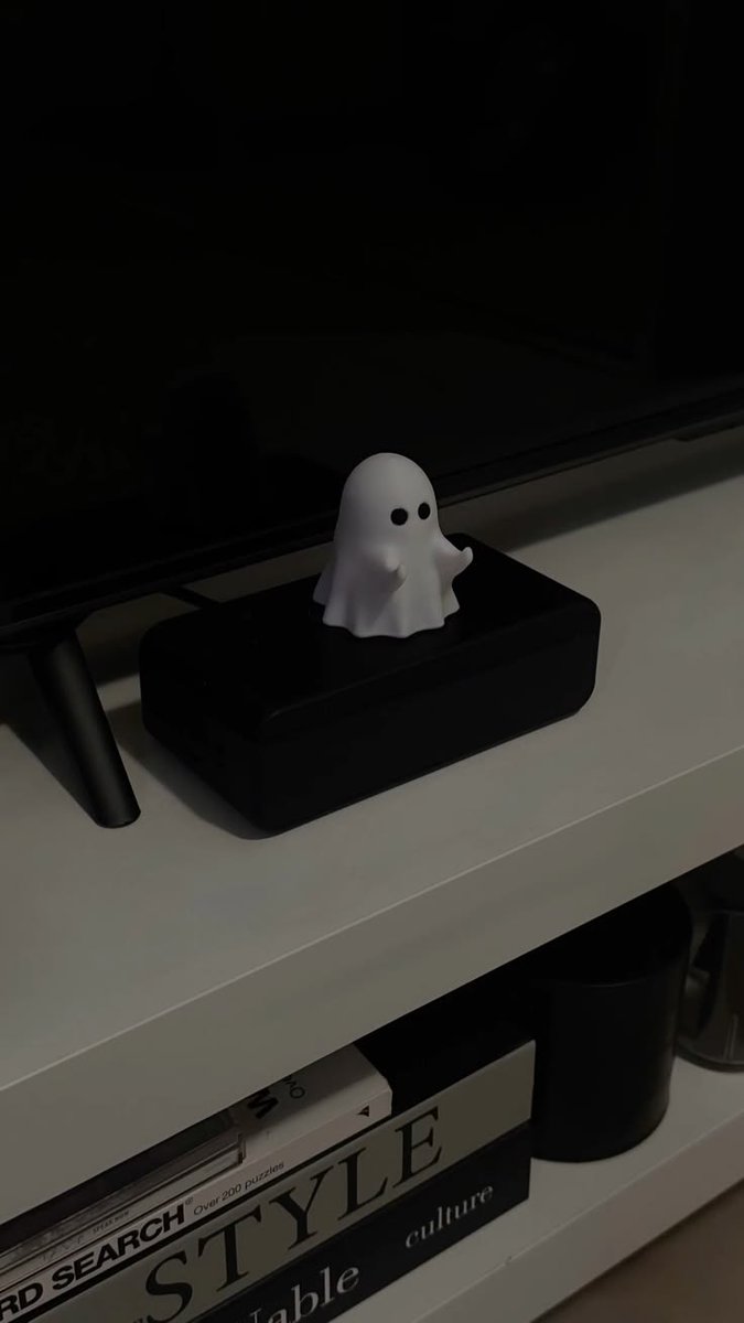 blackthingsx's tweet photo. Boo! 👻 https://t.co/Pnb9ZyNnUt