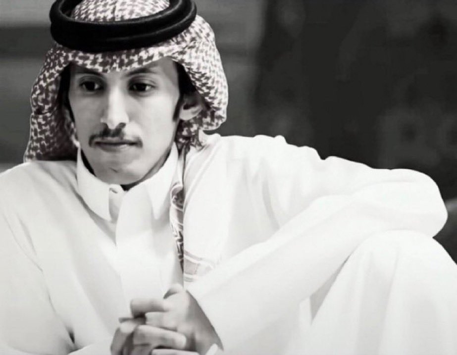 h_98fr's tweet photo. على البال يا اللي كل ما مرني طاريك 
بدت كل تنهيدة ….تمارس هوايتها..!

عبدالله السراهيد https://t.co/ub8f29OskW