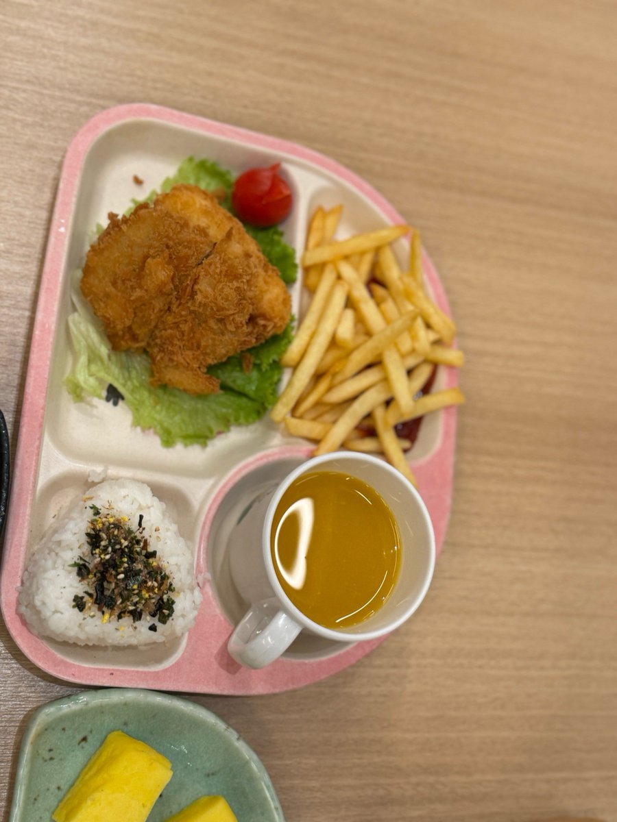 nana0104773's tweet photo. [今日は岡山県の人気食堂で、食欲そそる美味しいご飯を食べました！栄養満点で満足感たっぷり、最高のランチタイムでした！]， https://t.co/LnLWYUkPOU