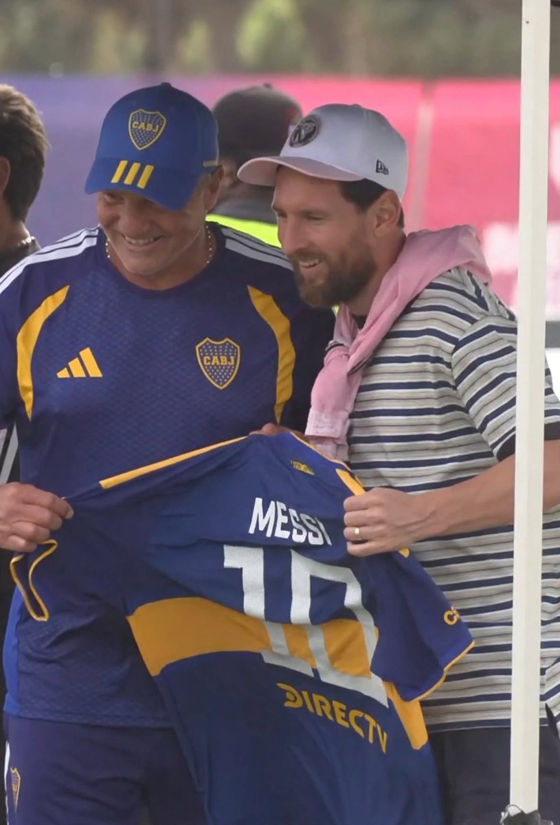 Nicoambrogi's tweet photo. Mas bostero que la Raulito https://t.co/B9JT3pDIgT