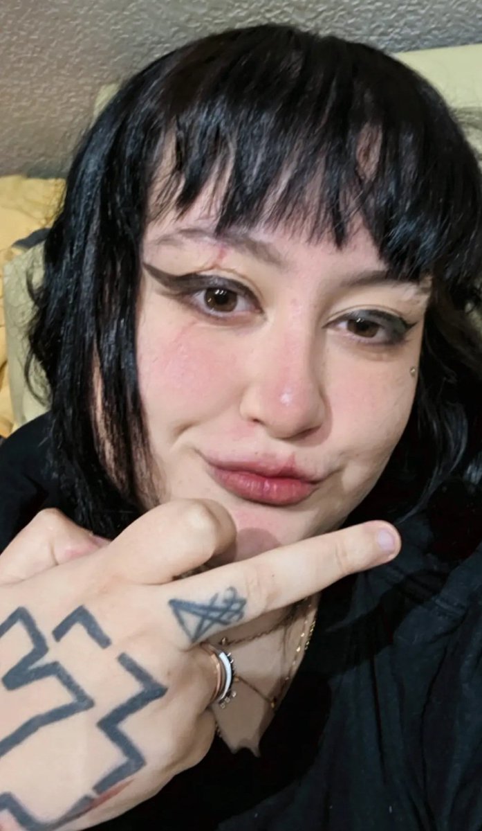 negansquizo's tweet photo. 🖕🏻👍🏻 https://t.co/ZzerKbnhBG