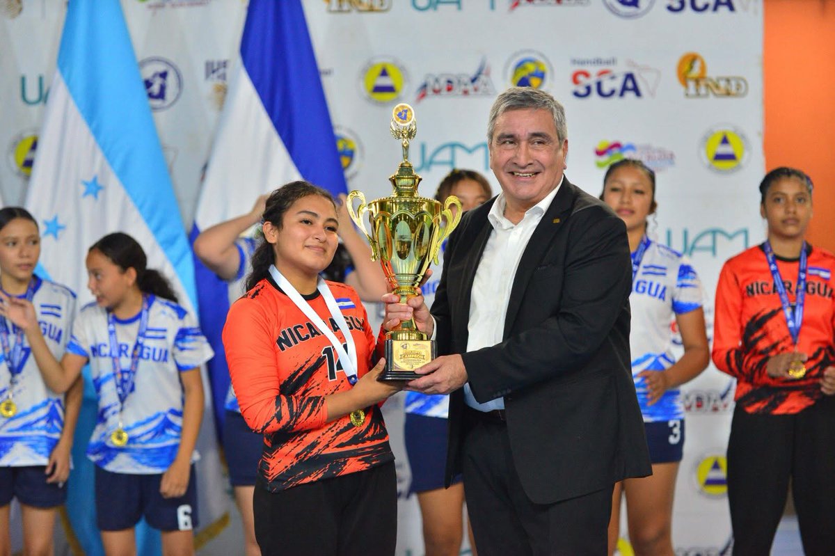 adiarionic's tweet photo. 🏆🇳🇮 #Nicaragua se coronó campeona en las ramas femenina y masculina del Campeonato SCA Centroamericano de Balonmano Cadetes 2026, al conquistar las dos #Medallas de oro con sus selecciones A. 🥇🥇 https://t.co/8hgDaZVVtK