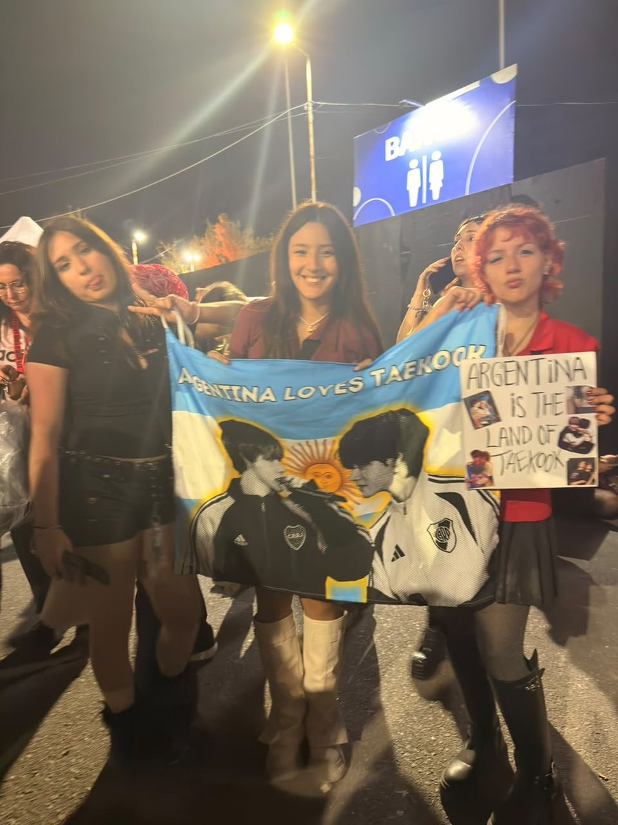stlwithbangtan tweet picture
