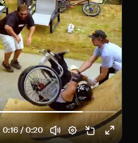 DislexikProblem's tweet photo. @NitroCircus @wcmx4life He defo crippled now, WTF? https://t.co/P4JDRdWlsa