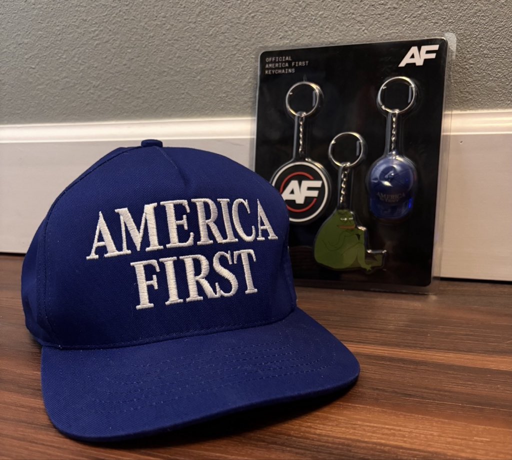 meeplemore's tweet photo. real groypers have the keychains https://t.co/7miSRUBgQd