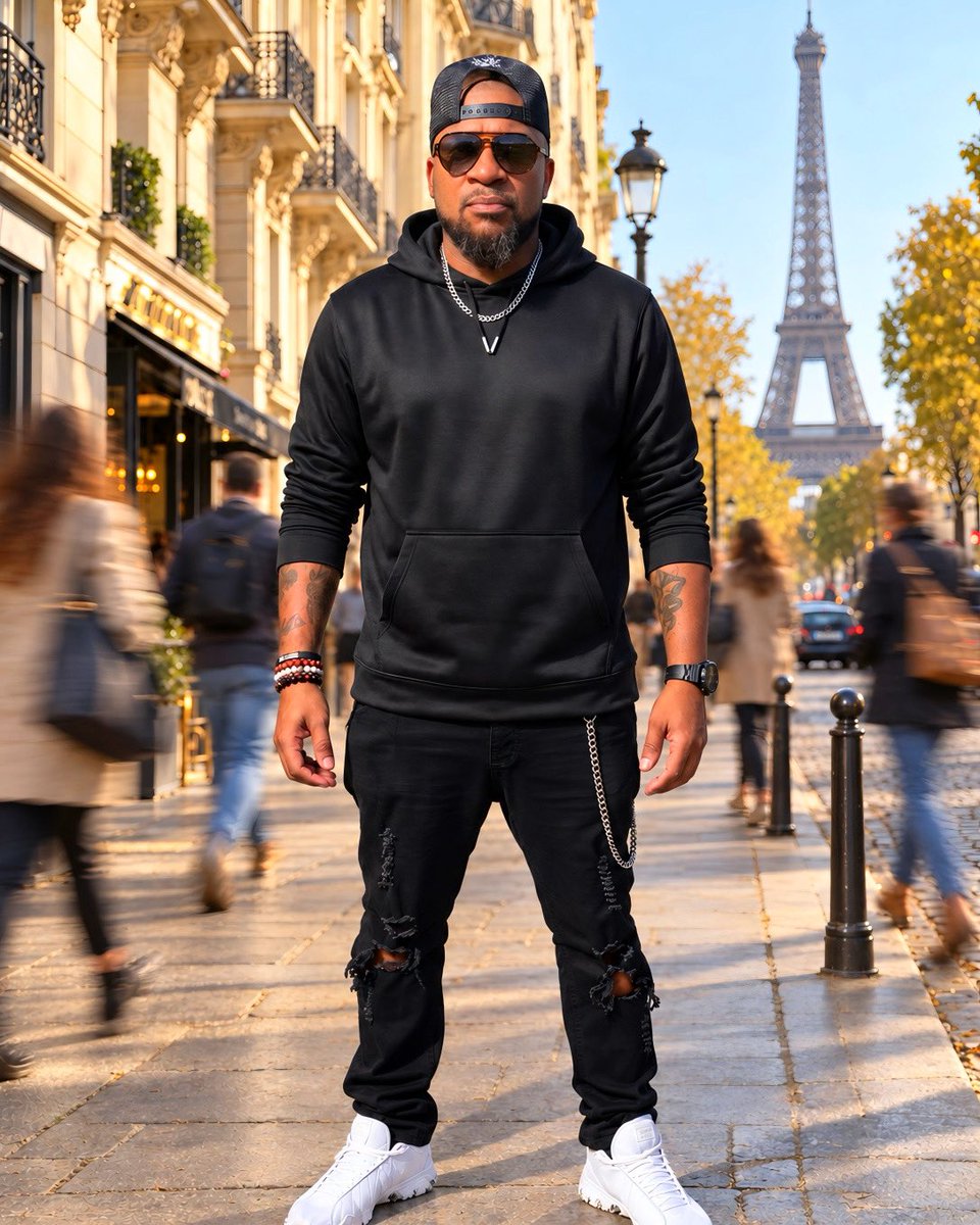STRIZZO's tweet photo. Out the way… Can’t even hear a hater from places I be standing 💰💸 #Paris https://t.co/ygLTtucH7g