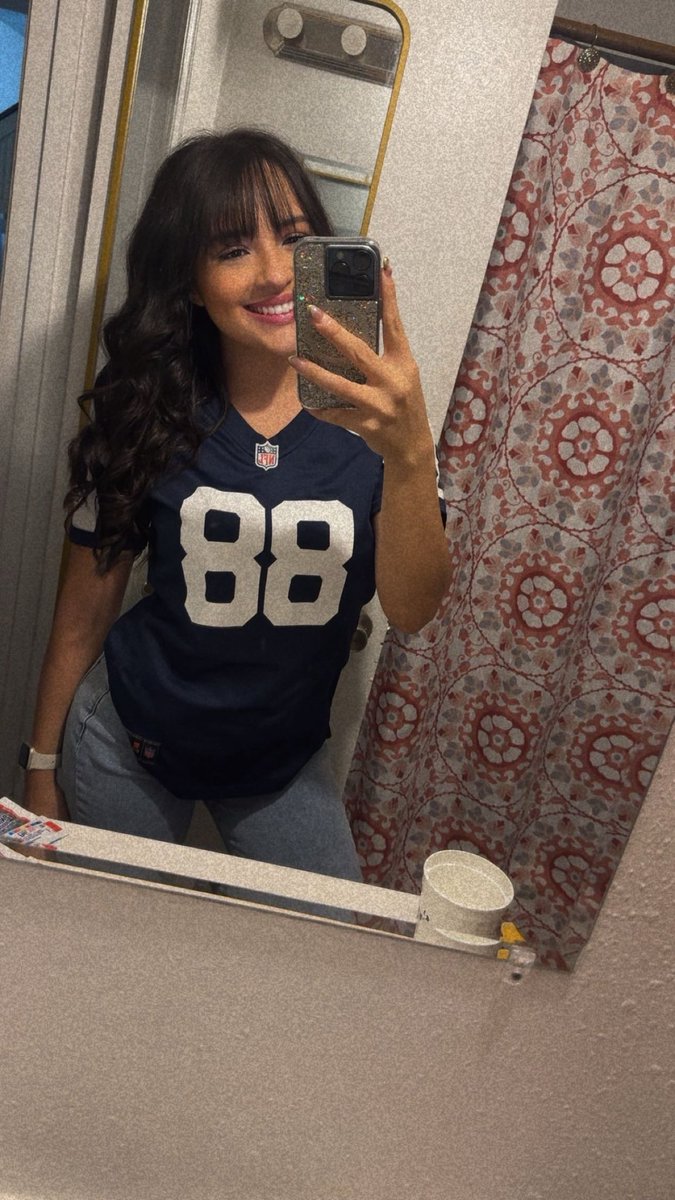 VBInTejas's tweet photo. In Dak and 8’s we trust!!!! #DC4L https://t.co/HI7yZFgNDp