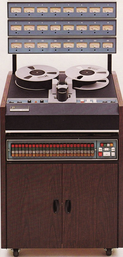 MartinNextstep's tweet photo. Tak takhle vypadal nahrávací setup pro album Thriller Michaela Jacksona. Jako milovník profesionální pásové nahrávací techniky doporučuju věnovat pozornost těm dvou "pásákům" na levé straně. Jde o 24stopé, dvoupalcové dinosaury s názvem M79 z dílny společnosti 3M. https://t.co/6rQK2sjpOx