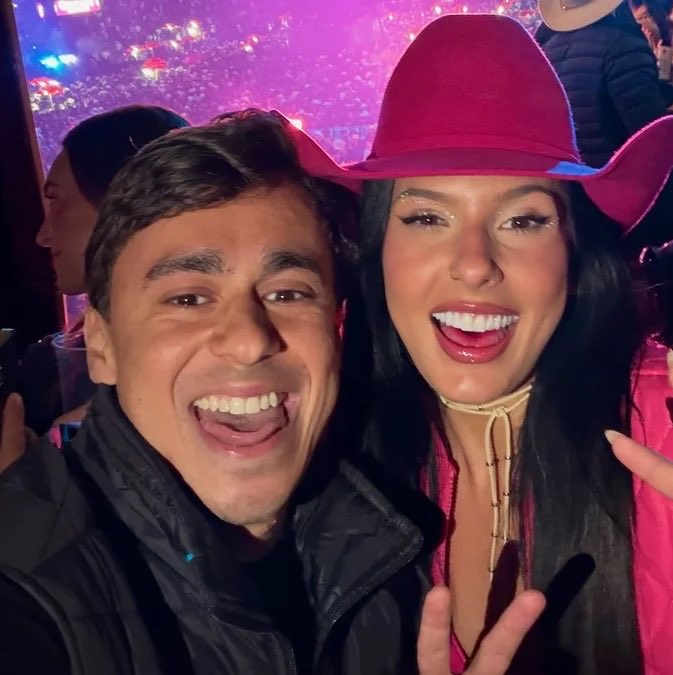 PortalBabados's tweet photo. 🚨Ana Castela em nova publicação: “A eleição vai passar. O candidato vai vencer ou perder. Mas a lembrança ruim de como você tratou o próximo por causa de uma divergência política pode permanecer por muito mais tempo do que o seu voto.” https://t.co/TPbGPLyPj9